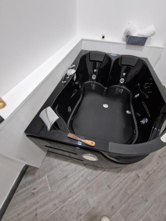 Suites Caracciolo Napoli Bagian luar foto