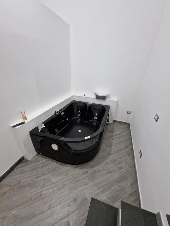 Suites Caracciolo Napoli Bagian luar foto