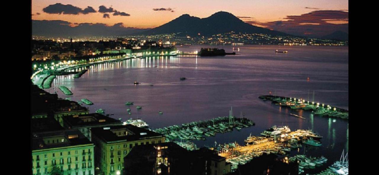 Suites Caracciolo Napoli Bagian luar foto