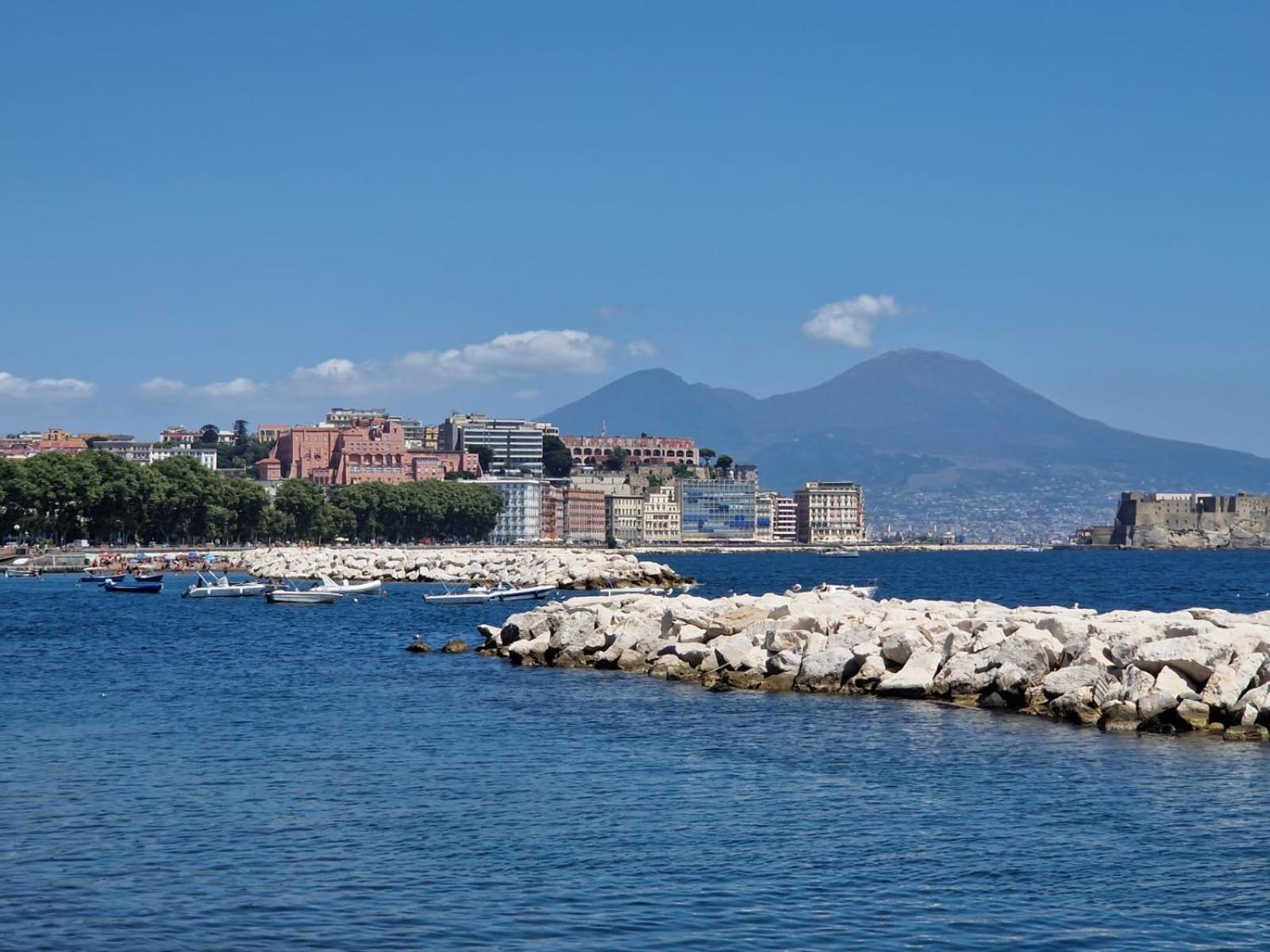 Suites Caracciolo Napoli Bagian luar foto
